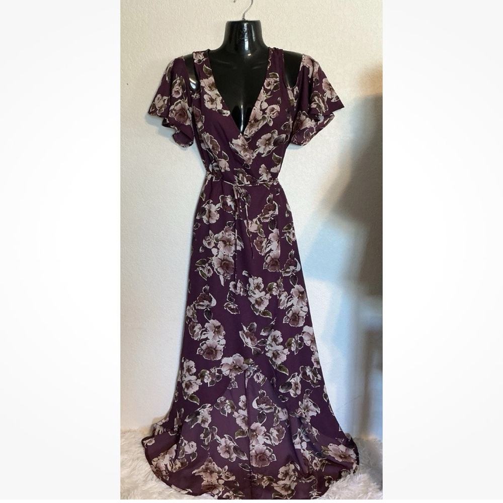 Sadie & Sage women’s wraparound floral dress with sexy cold shoulders. Size S